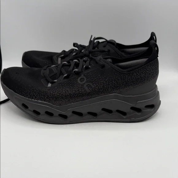 On Running Cloud Surfer MAX Men's 11.5 Black Athletic Shoes S11